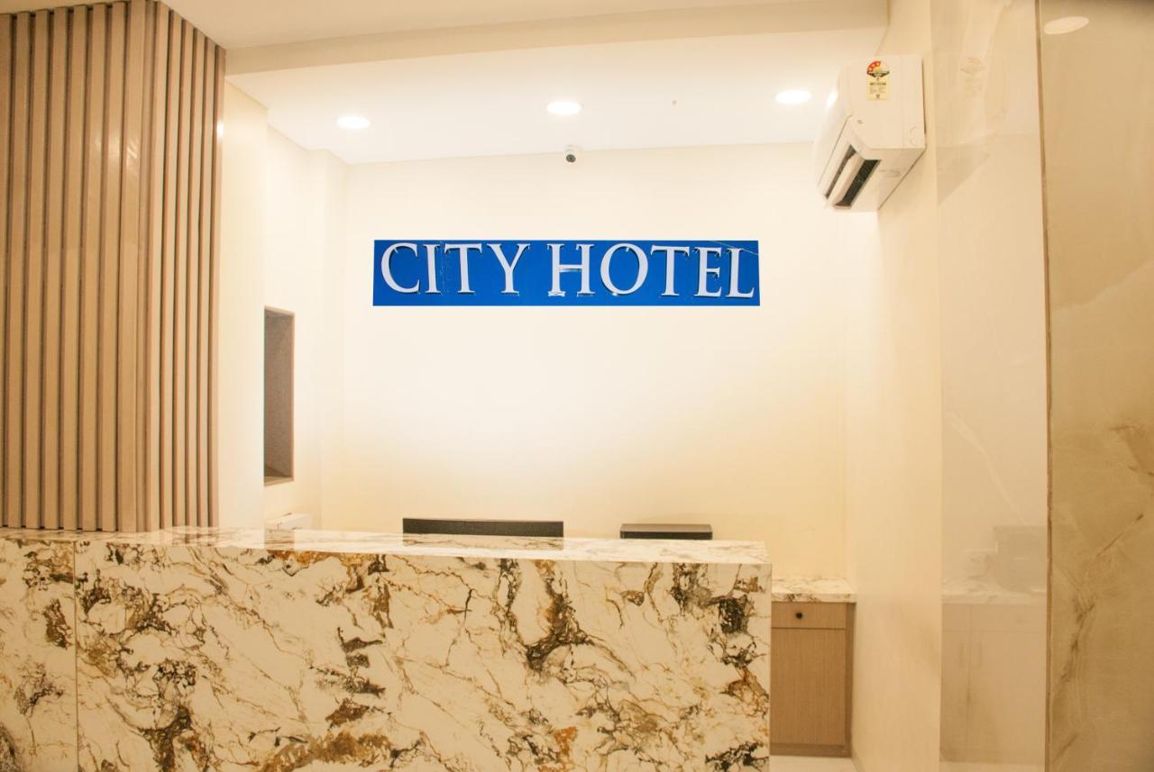 City Hotel ムンバイ エクステリア 写真