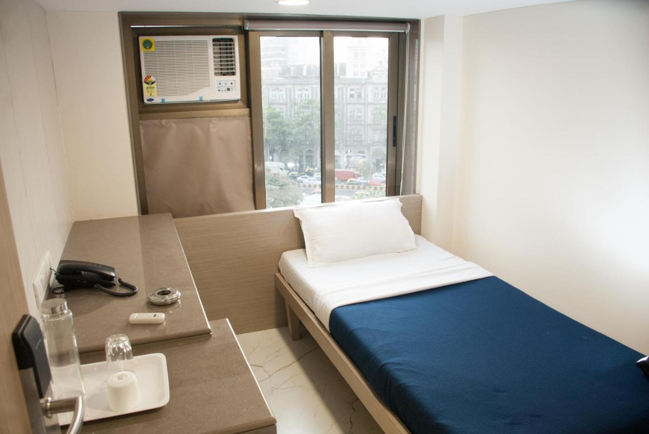 City Hotel ムンバイ エクステリア 写真